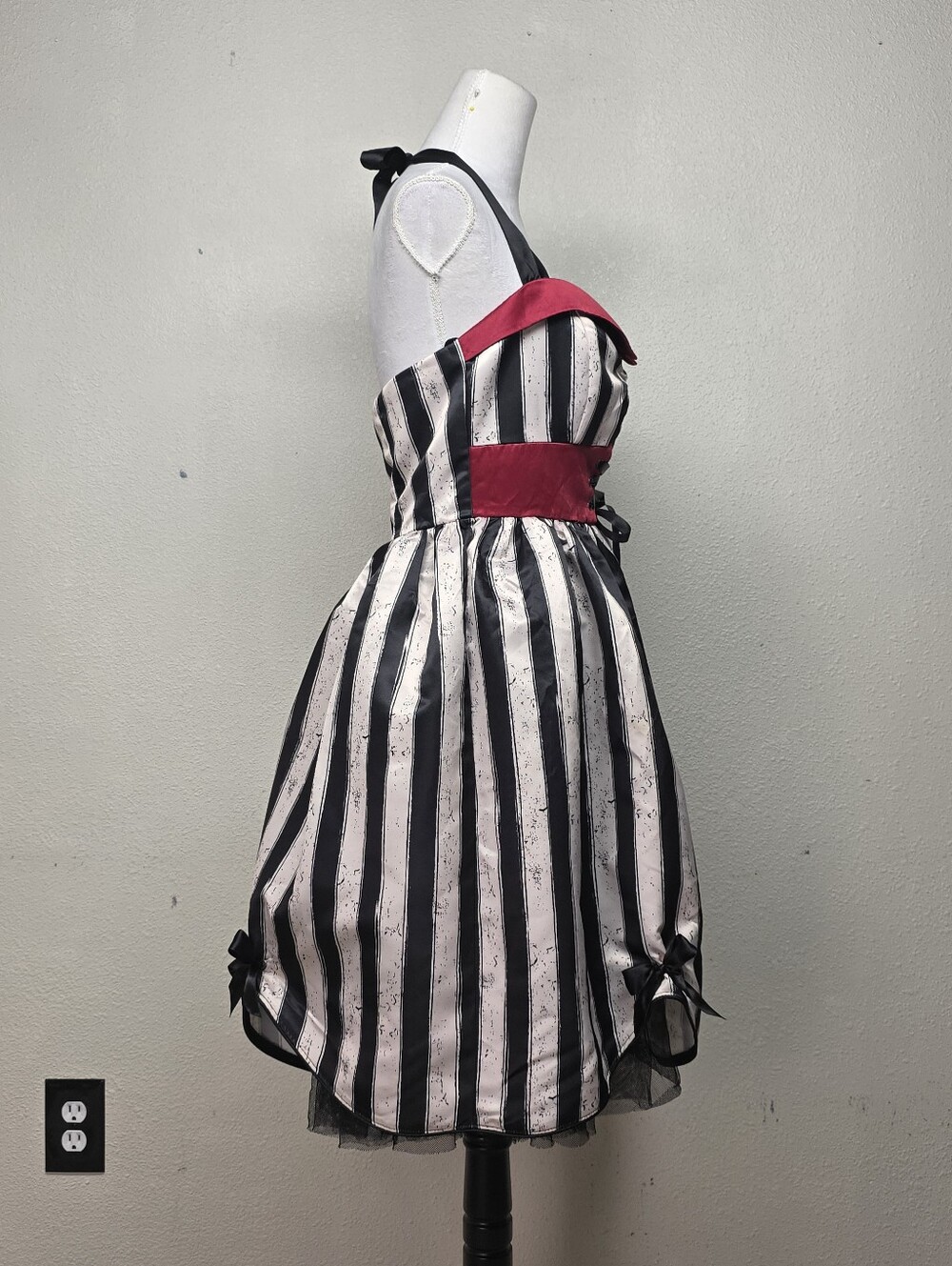 American Horror Story Black & White Striped Midi Dress wCorset Waistband Sz XL - Picture 4 of 7